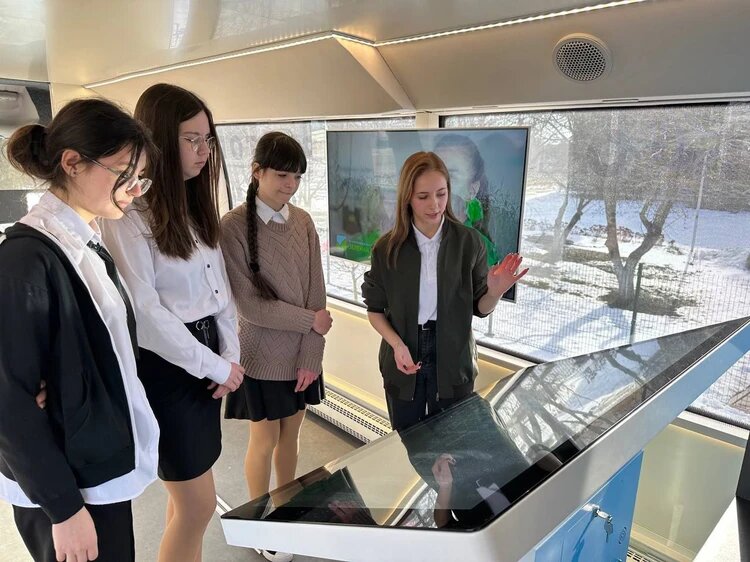 Что на самом деле думают школьники и учителя о профориентации в школе?.